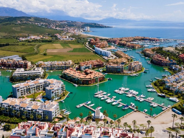 Commercieel in Sotogrande Marina