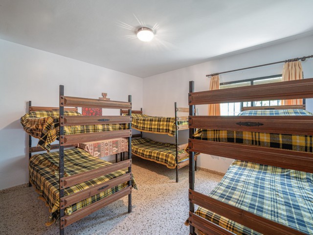 Villa con 5 Dormitorios  en El Faro