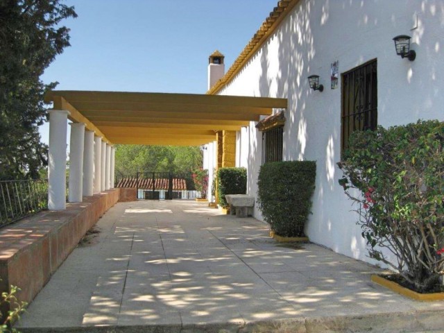Villa con 4 Dormitorios  en Mijas