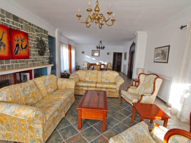 Villa avec 10 Chambres  à Elviria