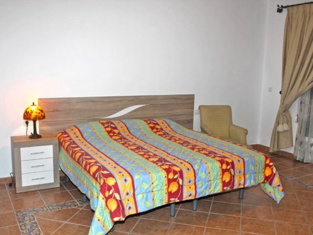 10 Schlafzimmer Villa in Elviria