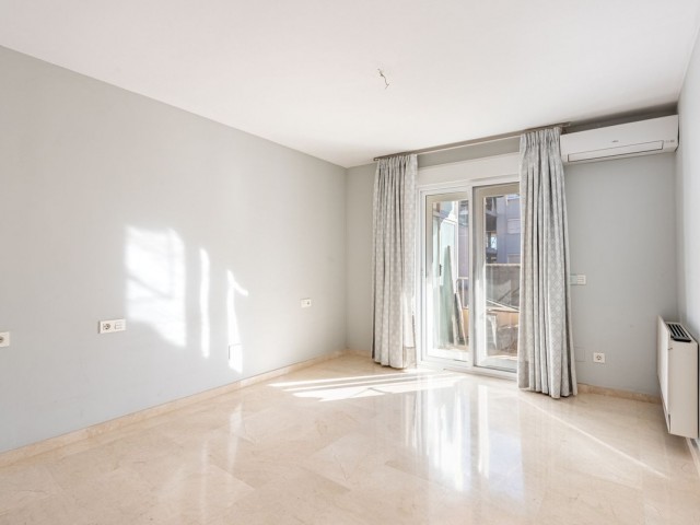 Apartment, Fuengirola, R4618618