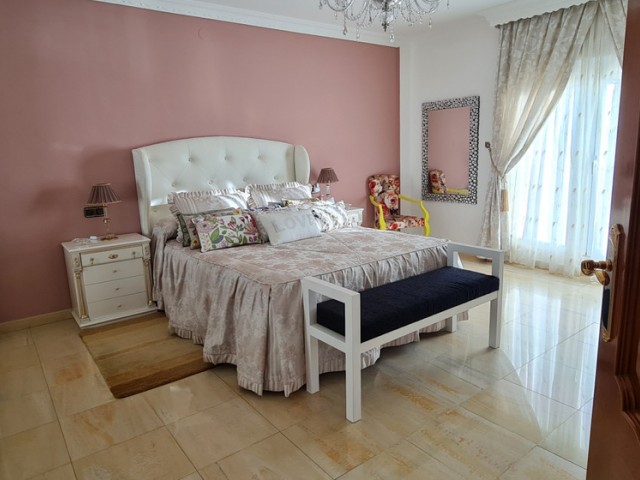 Villa avec 5 Chambres  à El Faro
