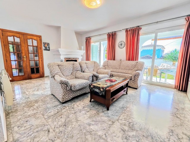 4 Bedrooms Villa in Benalmadena Costa