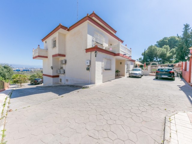 10 Makuuhuoneen Huvila Torremolinos