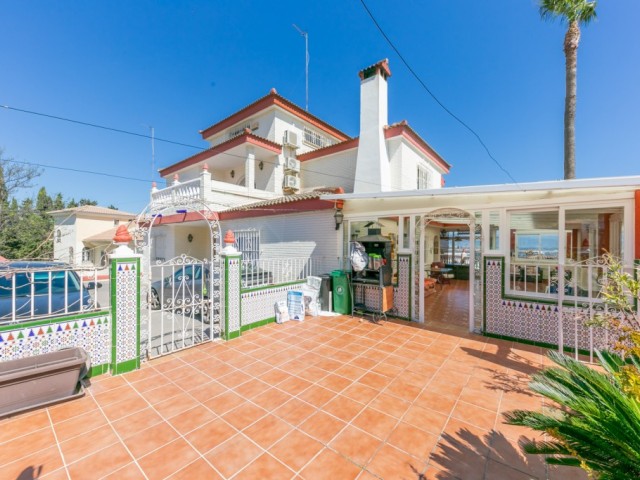 10 Makuuhuoneen Huvila Torremolinos