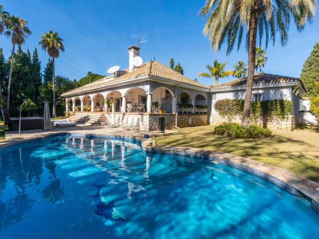 Villa, Guadalmina Alta, R4620184