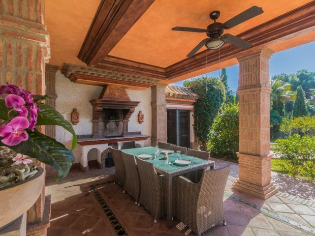 4 Schlafzimmer Villa in Costabella