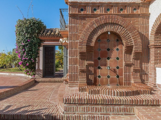 4 Bedrooms Villa in Costabella