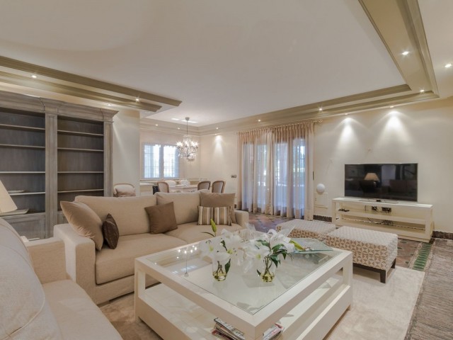 4 Bedrooms Villa in Costabella