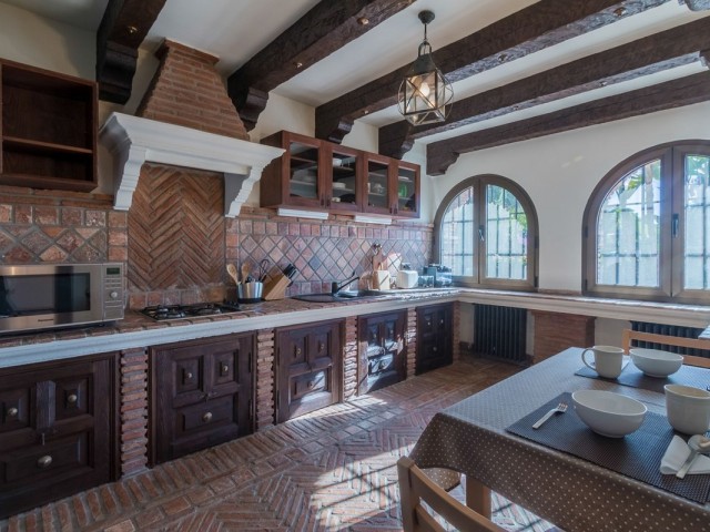 4 Bedrooms Villa in Costabella