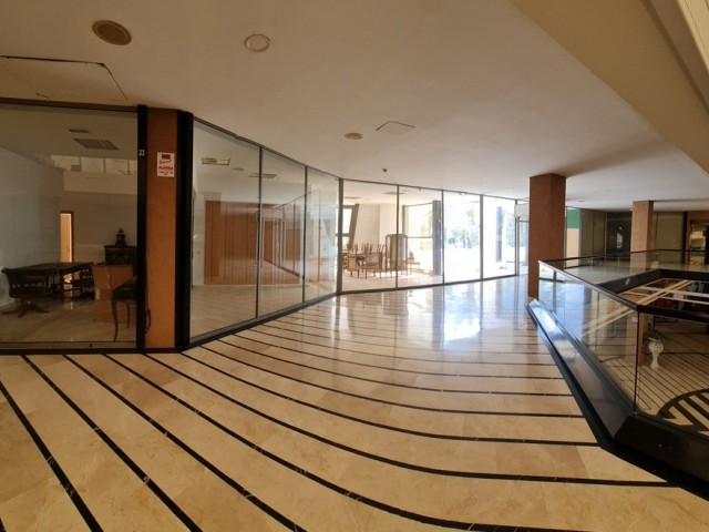 Liikekiinteistö Puerto Banús