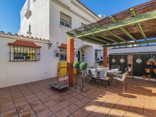 6 Bedrooms Townhouse in Marbella
