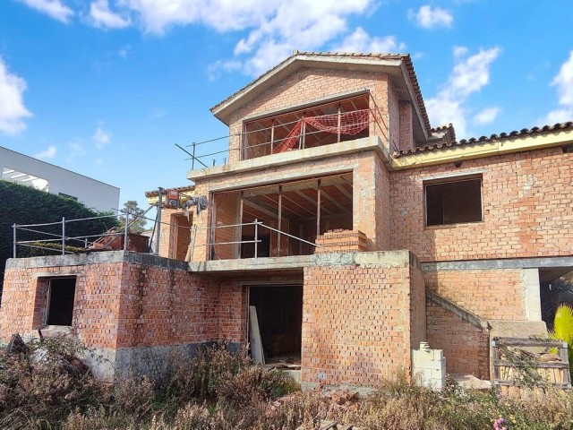 Villa con 5 Dormitorios  en La Cala Golf