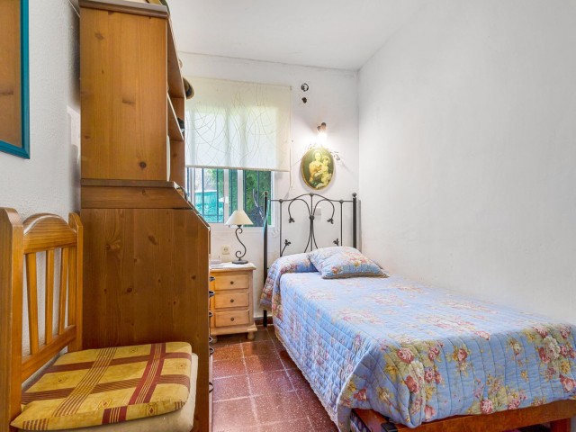 4 Slaapkamer Rijtjeshuis in Nueva Andalucía