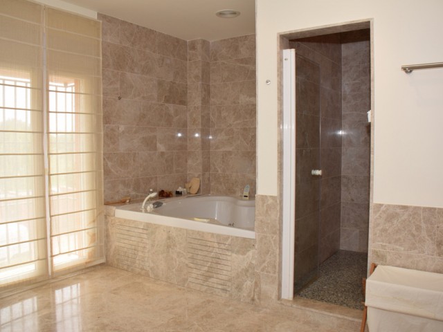 4 Schlafzimmer Villa in Santa Clara