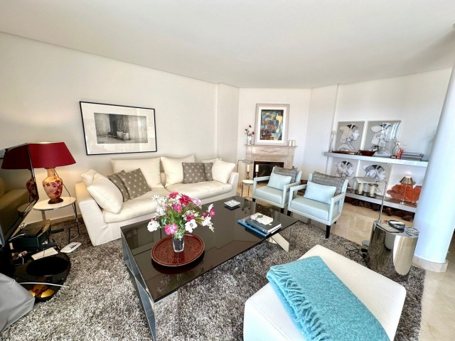 Apartment, Nueva Andalucia, R4582279