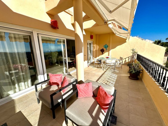 2 Bedrooms Apartment in Nueva Andalucía