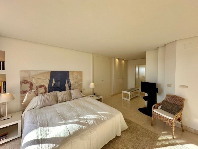 2 Bedrooms Apartment in Nueva Andalucía