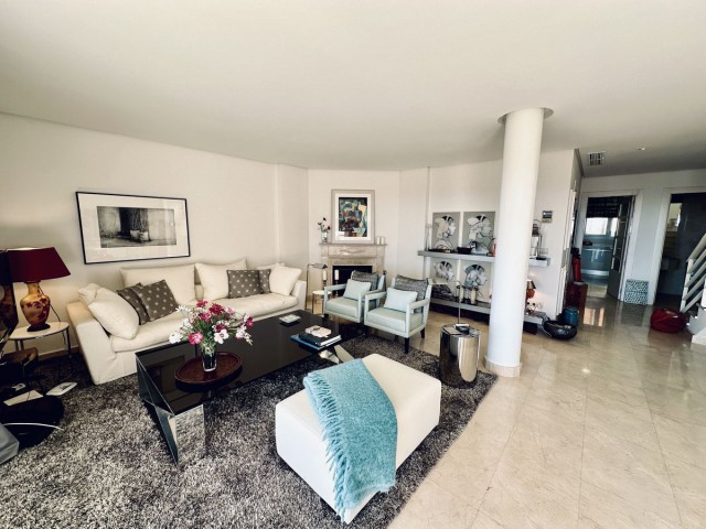 2 Bedrooms Apartment in Nueva Andalucía