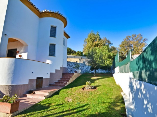 Villa con 5 Dormitorios  en Campo Mijas