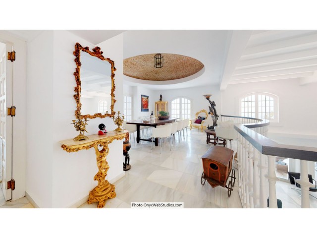 9 Soveroms Villa i Mijas