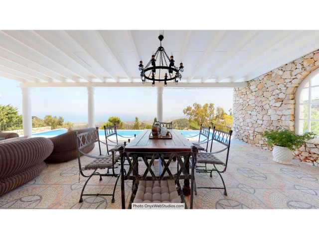 Villa con 9 Dormitorios  en Mijas