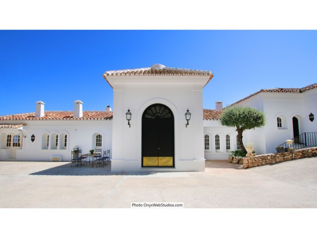Villa con 9 Dormitorios  en Mijas