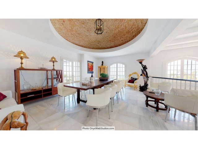 Villa con 9 Dormitorios  en Mijas