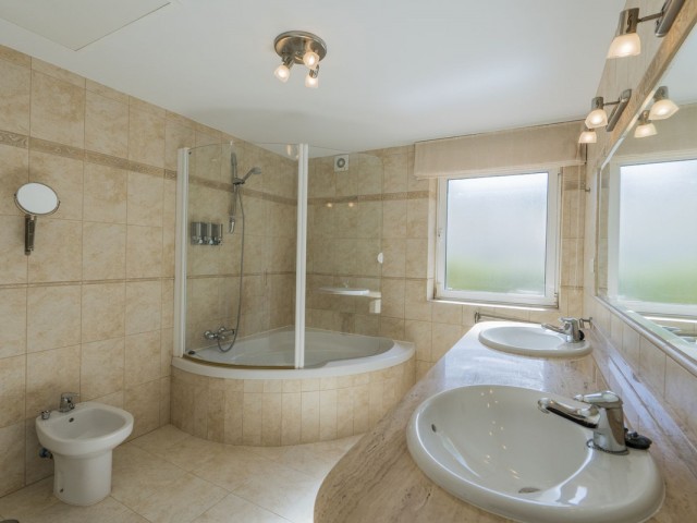 5 Schlafzimmer Villa in Valtocado