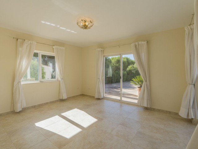 5 Schlafzimmer Villa in Valtocado