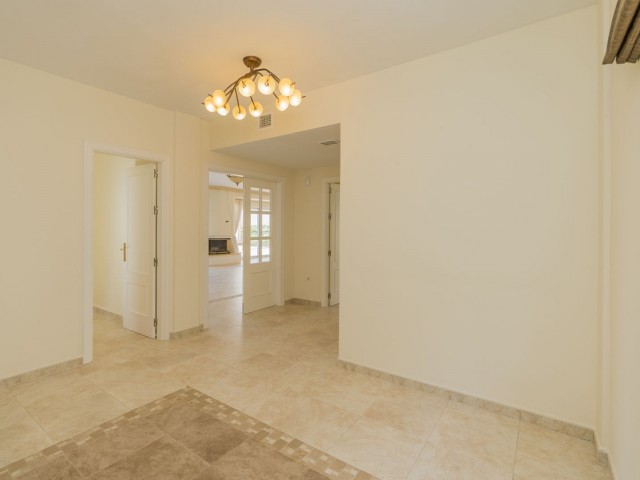 5 Soveroms Villa i Valtocado