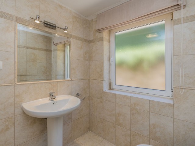 5 Soveroms Villa i Valtocado