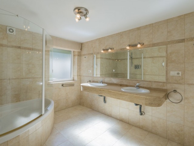 5 Soveroms Villa i Valtocado