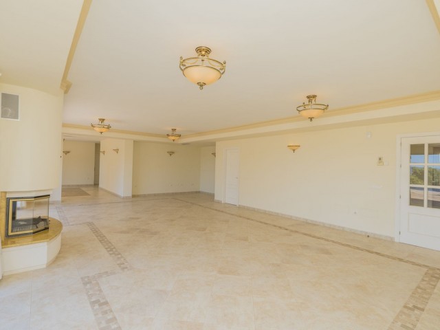 5 Soveroms Villa i Valtocado