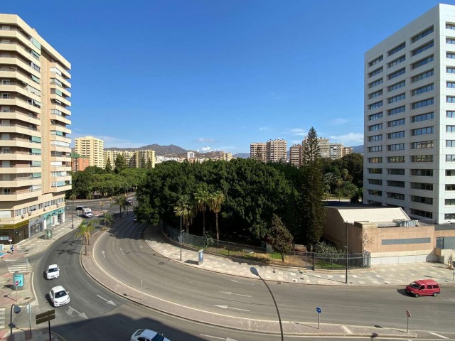 Appartement avec 4 Chambres  à Málaga