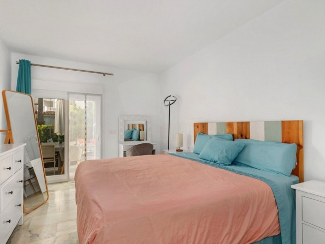 4 Bedrooms Apartment in Elviria