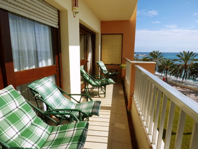 Apartamento con 2 Dormitorios  en Marbella