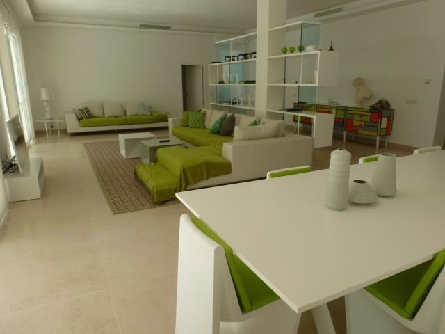 5 Bedrooms Villa in Guadalmina Baja