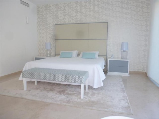5 Bedrooms Villa in Guadalmina Baja