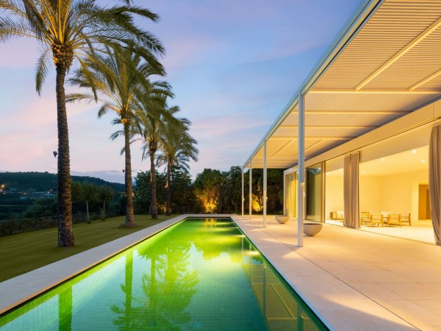 Villa con 4 Dormitorios  en Málaga