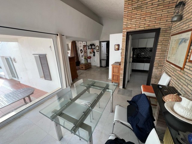 Villa con 5 Dormitorios  en Estepona