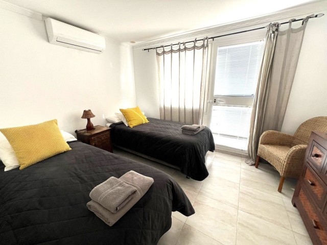 6 Bedrooms Villa in Mijas