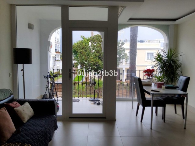 3 Slaapkamer Rijtjeshuis in Nueva Andalucía