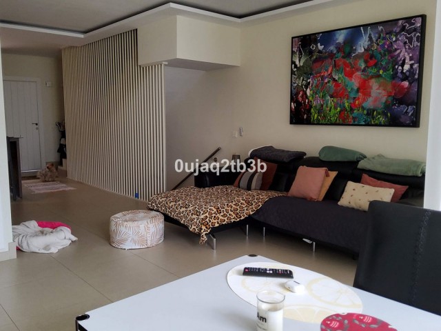 3 Slaapkamer Rijtjeshuis in Nueva Andalucía