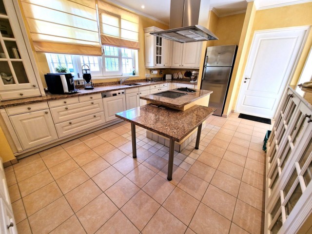 3 Makuuhuoneen Huvila Calahonda