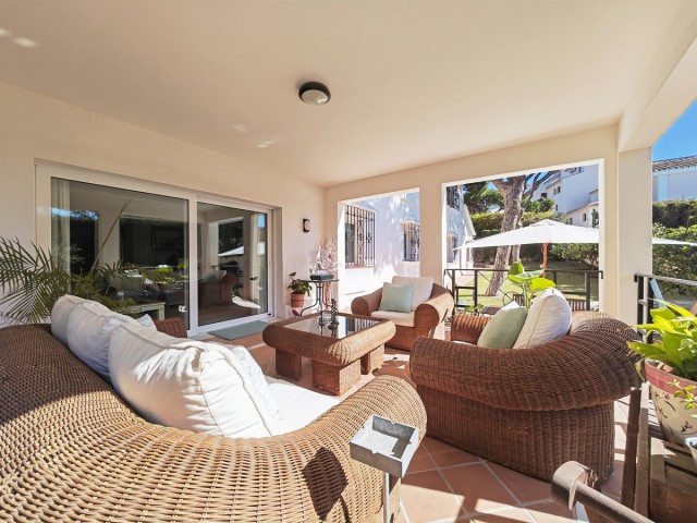 4 Bedrooms Villa in Marbesa