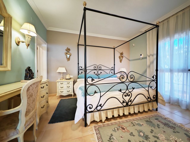 4 Bedrooms Villa in Marbesa