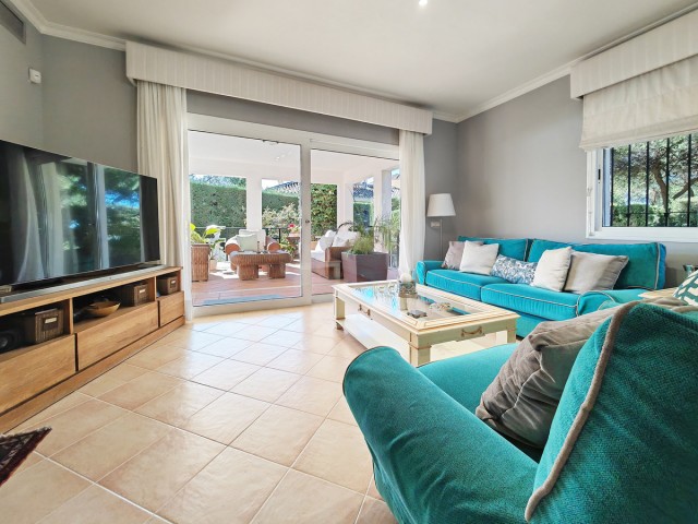 4 Bedrooms Villa in Marbesa