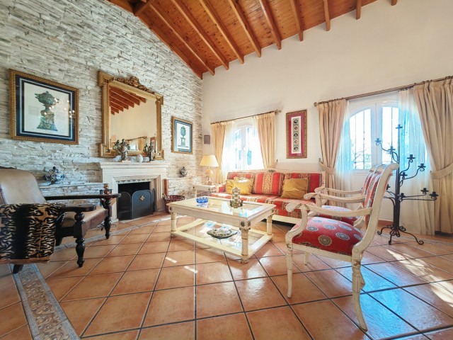 4 Bedrooms Villa in Marbesa